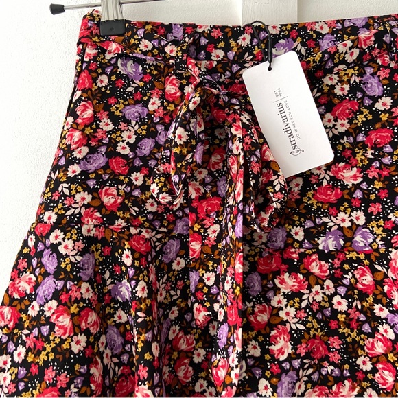 Stradivarius Mini Skirt Ditsy Floral Print - Size M - Picture 4 of 6